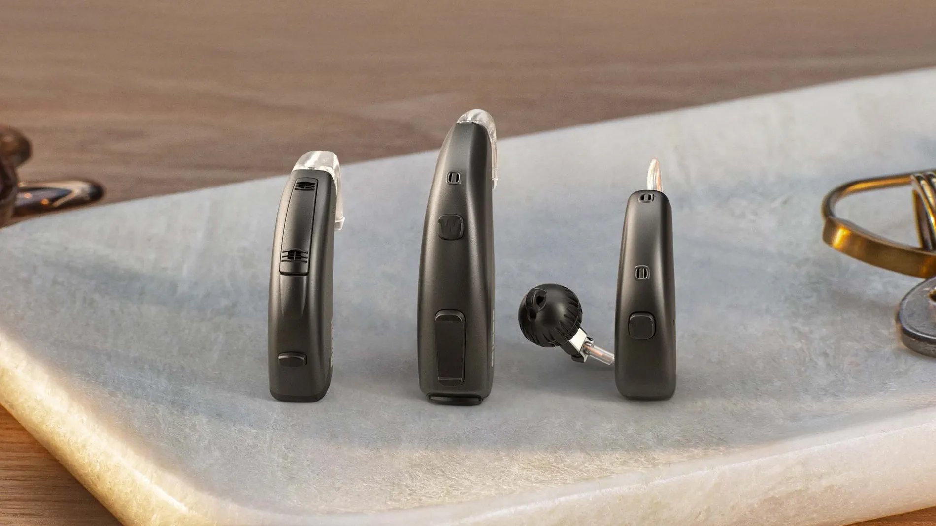 Appareils auditifs mini-contour et contour d'oreille intra-auriculaire de widex
